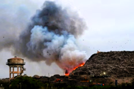 Fire at landfill site of Ghazipur on Delhi-UP border