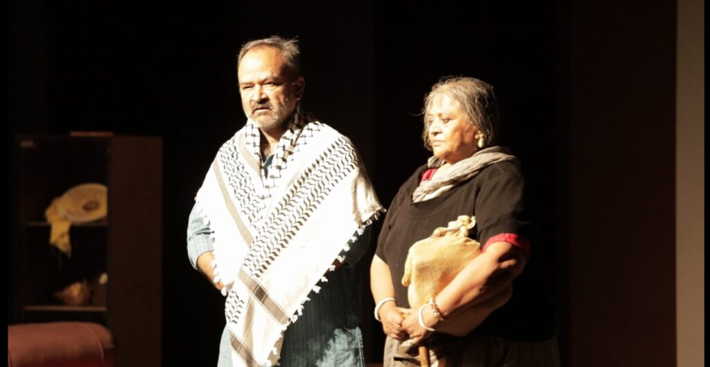 Parting gesture from Dastaan-e-Shanti Majumdar, Vineet Tiwari and Flora Bose  