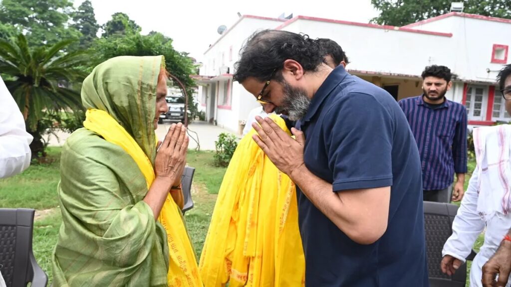Prashant Kishor welcoming Meena Dwivedi into Jan Suraj, September 2025