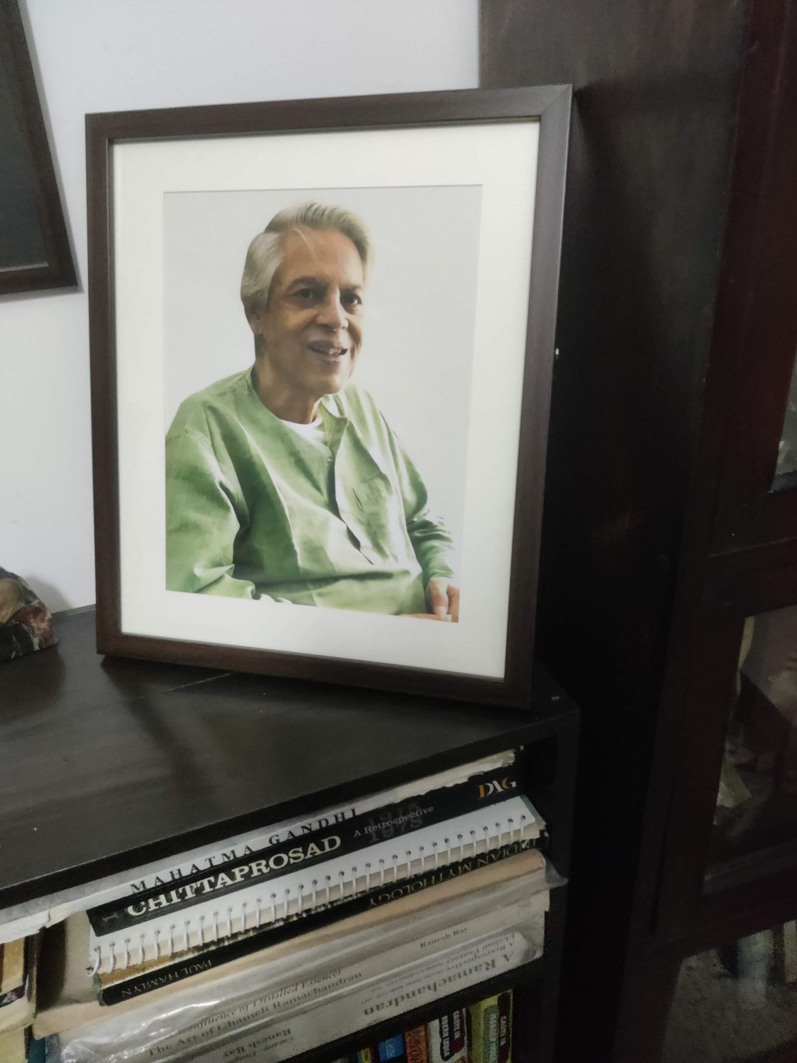 A portrait of Sumit Chakravarty in his Kolkata house