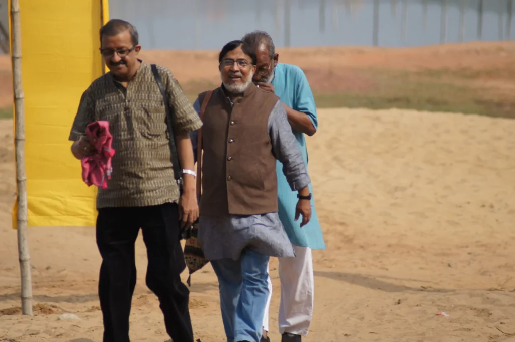 Anil Chaudhary with Gautam Bandopadhyaya and Ashok Chaudhary in Dhinkia, November 2014 