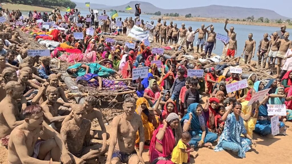 Mud protest at Ken-Betwa site, April 2026