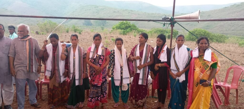 Released women from Talaampadar bein celebrated 