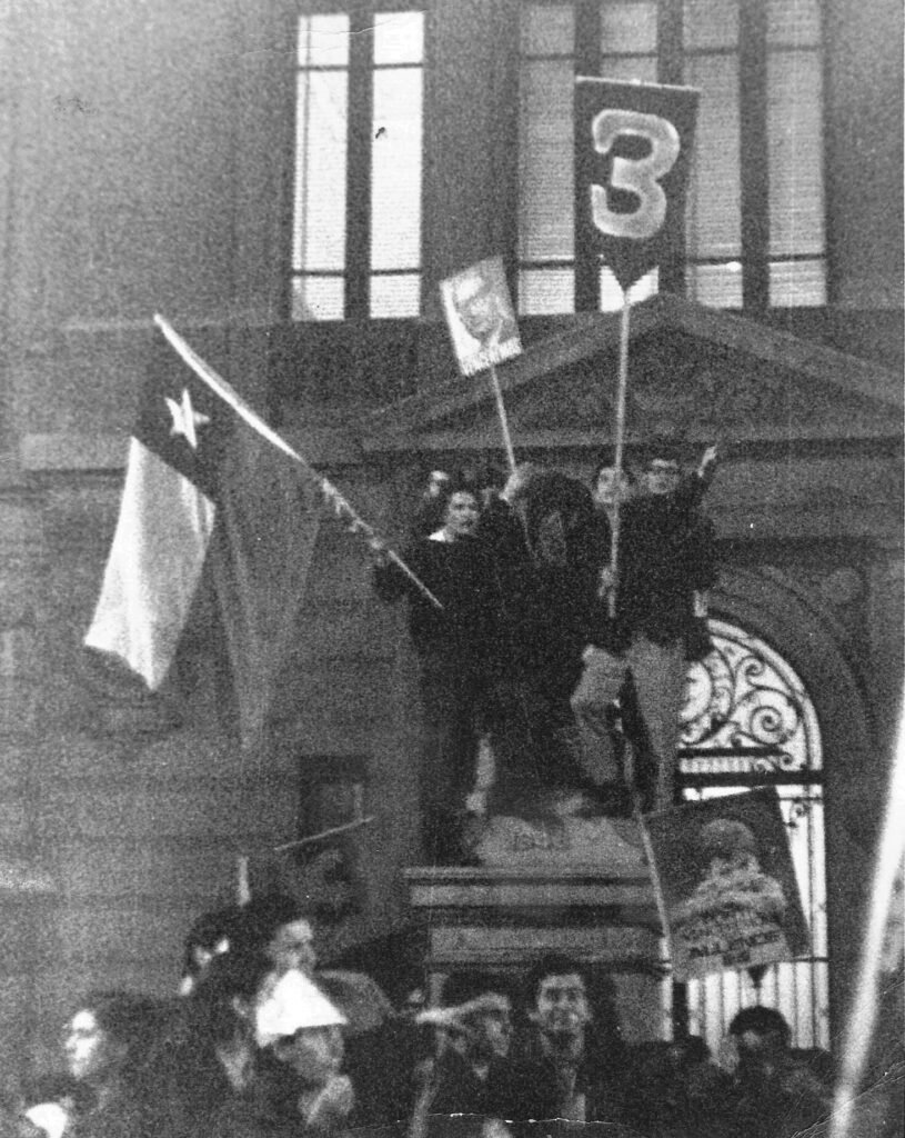 1958 presidential campaign with a train with Allende's face called the "Victory Train"